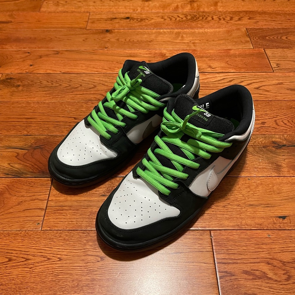 Nike dunk low staple panda pigeon